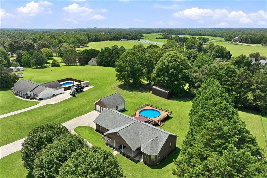 3 bedroom, 2 bathroom, 2,064 sq ft single family residence for sale at 5573 Clarks Bridge Road, Clermont, GA 30527 — photo 3