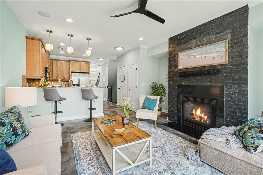 3 bedroom, 4 bathroom, 2,000 sq ft townhouse for sale at 1215 Lavista Circle, Atlanta, GA 30324 — photo 4