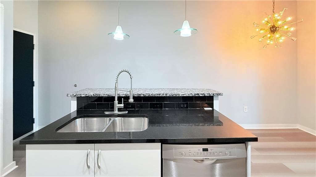 1 bedroom, 1 bathroom, 796 sq ft condominium for rent at 860 Peachtree Street 2010, Atlanta, GA 30308 for $2,100 a month — photo 9