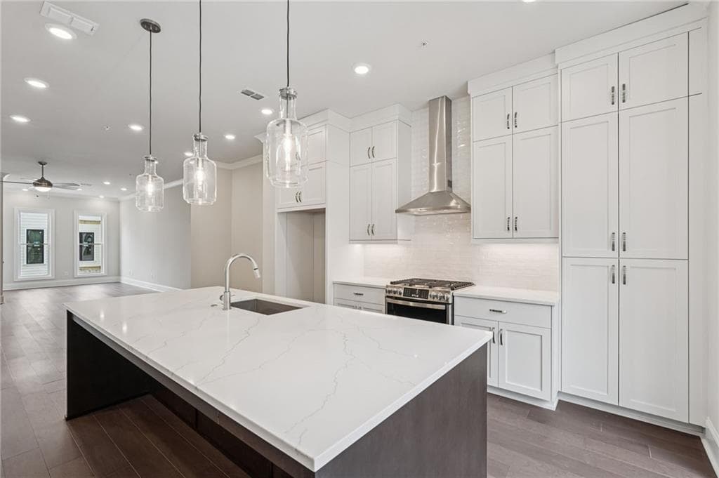 3 bedroom, 4 bathroom, 2,117 sq ft townhouse for sale at 225 Midnight Oak Run 7, Alpharetta, GA 30009 — photo 3