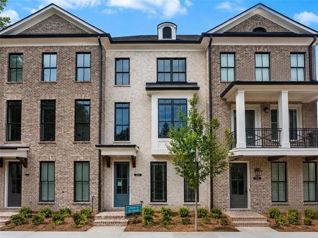 3 bedroom, 4 bathroom, 2,117 sq ft townhouse for sale at 225 Midnight Oak Run 7, Alpharetta, GA 30009 — photo 4