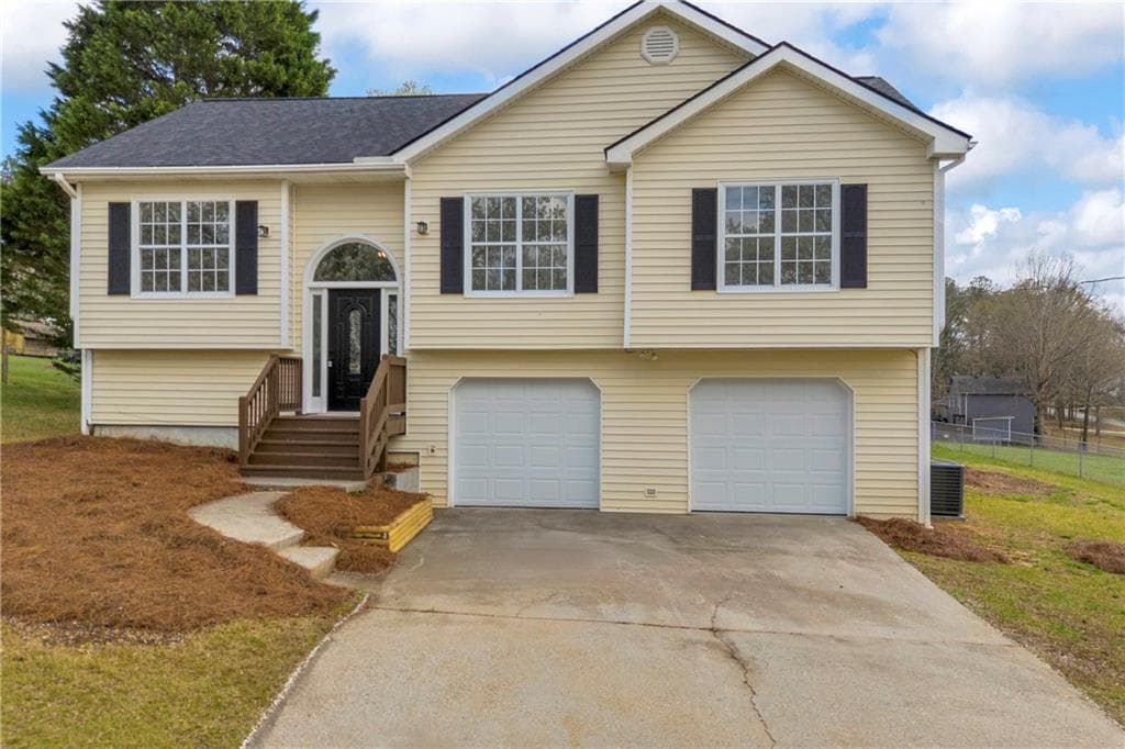 4 bedroom, 2 bathroom, 1,828 sq ft single family residence under contract at 301 Jonaquil Avenue, Auburn, GA 30011