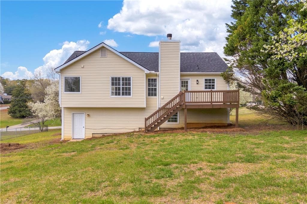 4 bedroom, 2 bathroom, 1,828 sq ft single family residence under contract at 301 Jonaquil Avenue, Auburn, GA 30011 — photo 5