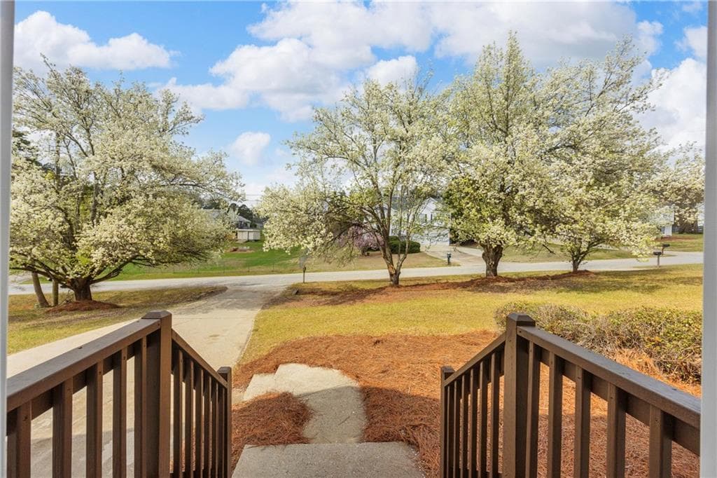 4 bedroom, 2 bathroom, 1,828 sq ft single family residence under contract at 301 Jonaquil Avenue, Auburn, GA 30011 — photo 9