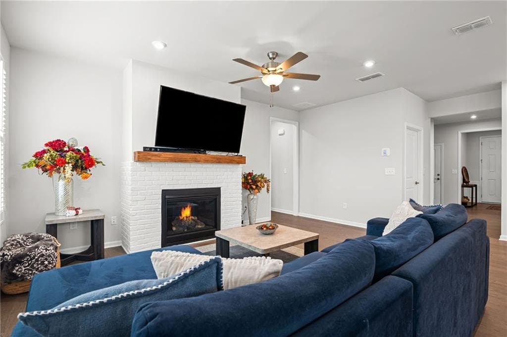 2 bedroom, 2 bathroom, 1,600 sq ft single family residence for sale at 1002 Dirr Drive, Griffin, GA 30223 — photo 5