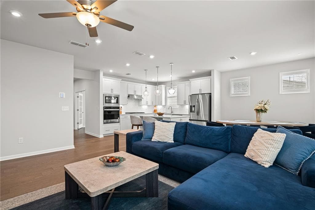 2 bedroom, 2 bathroom, 1,600 sq ft single family residence for sale at 1002 Dirr Drive, Griffin, GA 30223 — photo 6
