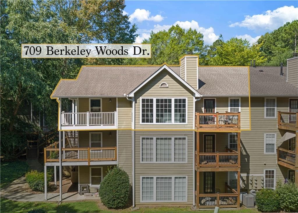 2 bedroom, 2 bathroom, 1,342 sq ft condominium for sale at 709 Berkeley Woods Drive, Duluth, GA 30096