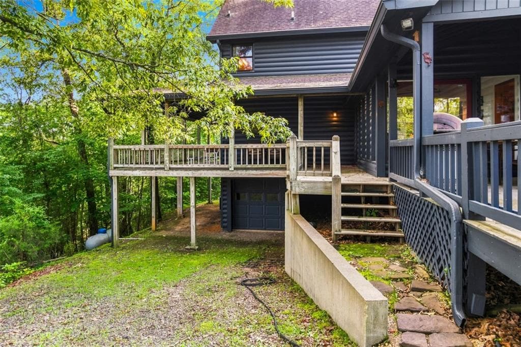 4 bedroom, 4 bathroom, 2,536 sq ft single family residence for sale at 142 Oak Hill Drive, Mineral Bluff, GA 30559 — photo 4