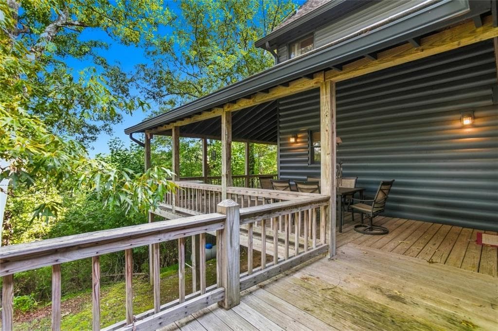 4 bedroom, 4 bathroom, 2,536 sq ft single family residence for sale at 142 Oak Hill Drive, Mineral Bluff, GA 30559 — photo 5