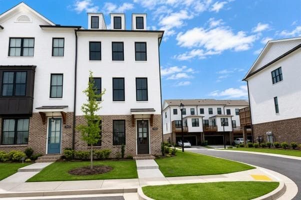 3 bedroom, 4 bathroom, 1,893 sq ft townhouse for sale at 5434 Howington Court 189, Buford, GA 30518