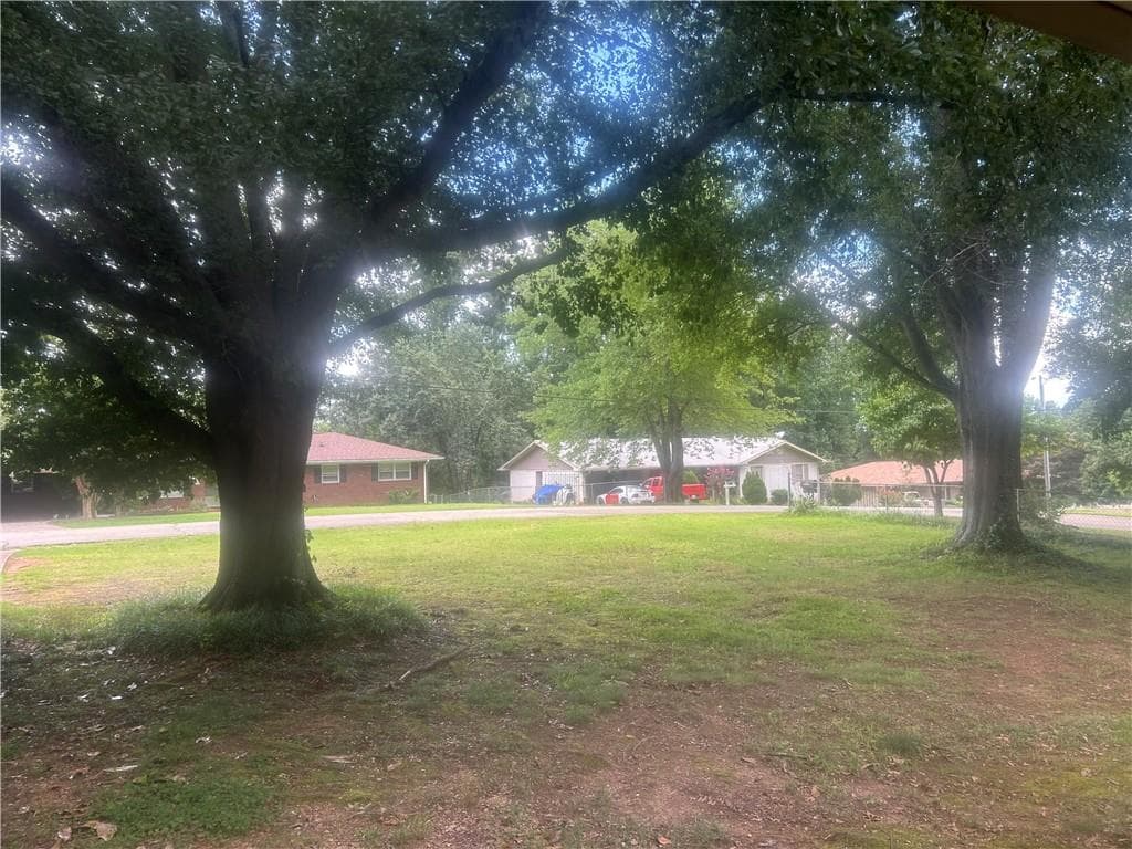 4 bedroom, 2 bathroom, 1,724 sq ft single family residence under contract at 3814 Todd Drive, Oakwood, GA 30566 — photo 2