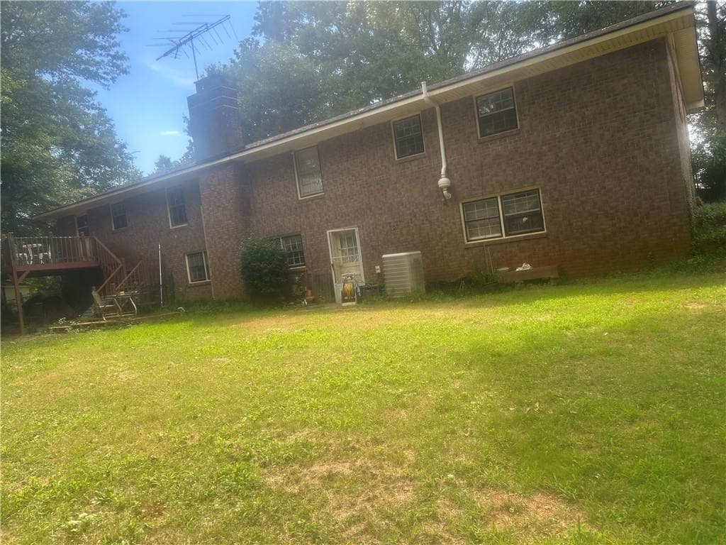 4 bedroom, 2 bathroom, 1,724 sq ft single family residence under contract at 3814 Todd Drive, Oakwood, GA 30566 — photo 4