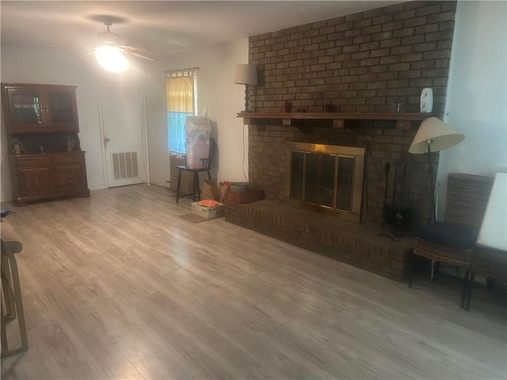 4 bedroom, 2 bathroom, 1,724 sq ft single family residence under contract at 3814 Todd Drive, Oakwood, GA 30566 — photo 9