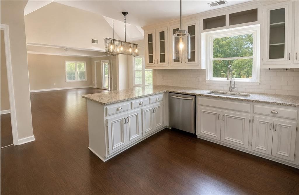 4 bedroom, 4 bathroom, 2,751 sq ft single family residence for sale at 4380 Dunmore Road, Marietta, GA 30068 — photo 2