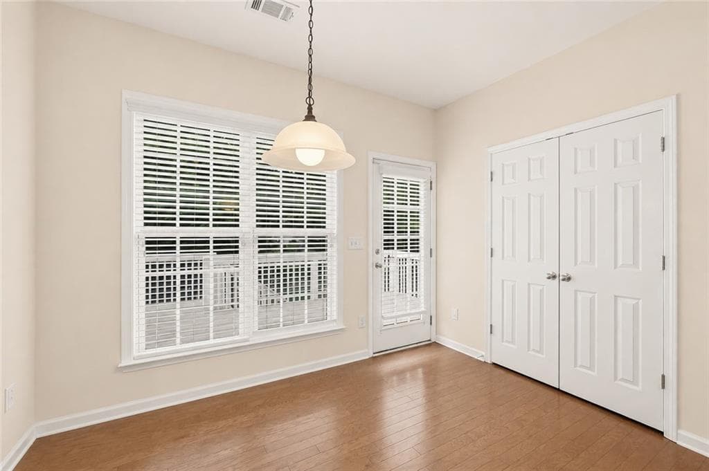 6 bedroom, 5 bathroom, 4,488 sq ft single family residence for sale at 4385 Colchester Creek Drive, Cumming, GA 30040 — photo 8