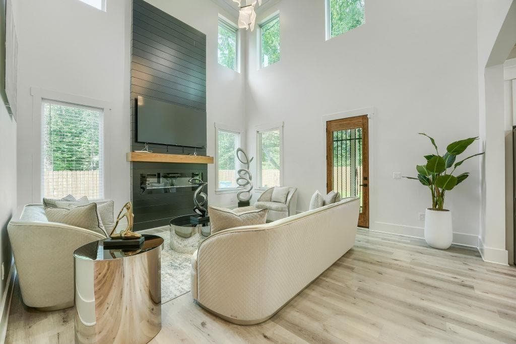6 bedroom, 5 bathroom, 3,543 sq ft single family residence for sale at 658 Rockbridge Road, Lilburn, GA 30047 — photo 7