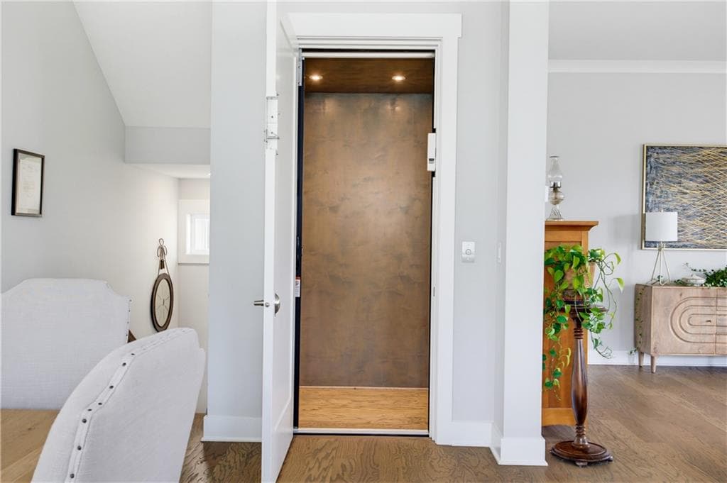 4 bedroom, 5 bathroom, 3,318 sq ft single family residence for sale at 581 S Club Drive, Woodstock, GA 30188 — photo 10