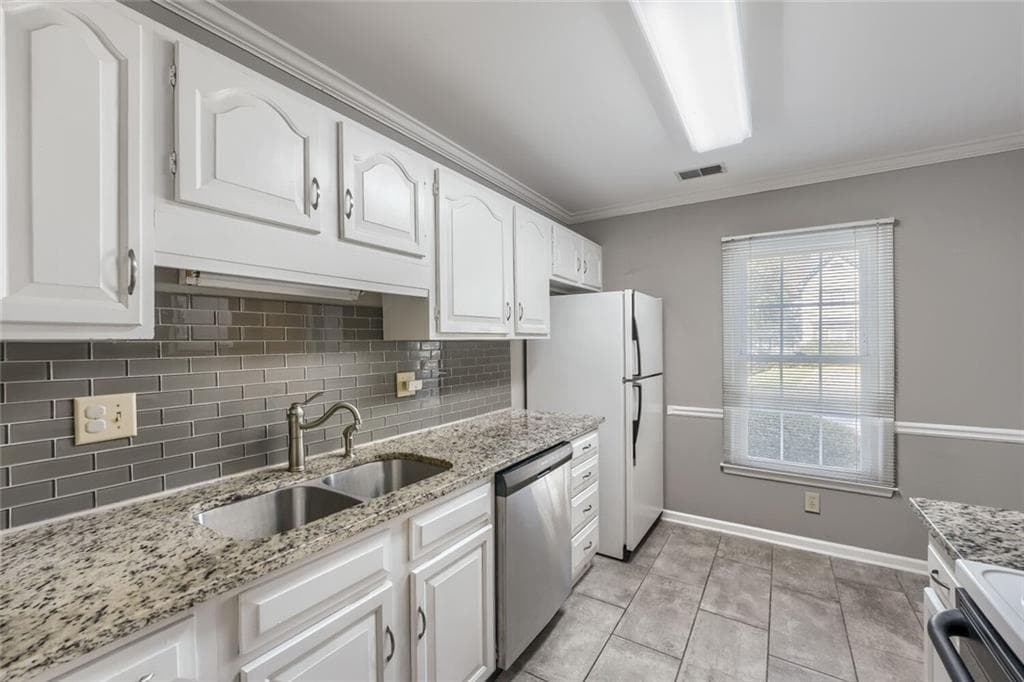 2 bedroom, 3 bathroom, 1,200 sq ft condominium for sale at 594 Harcourt Place, Marietta, GA 30067 — photo 9