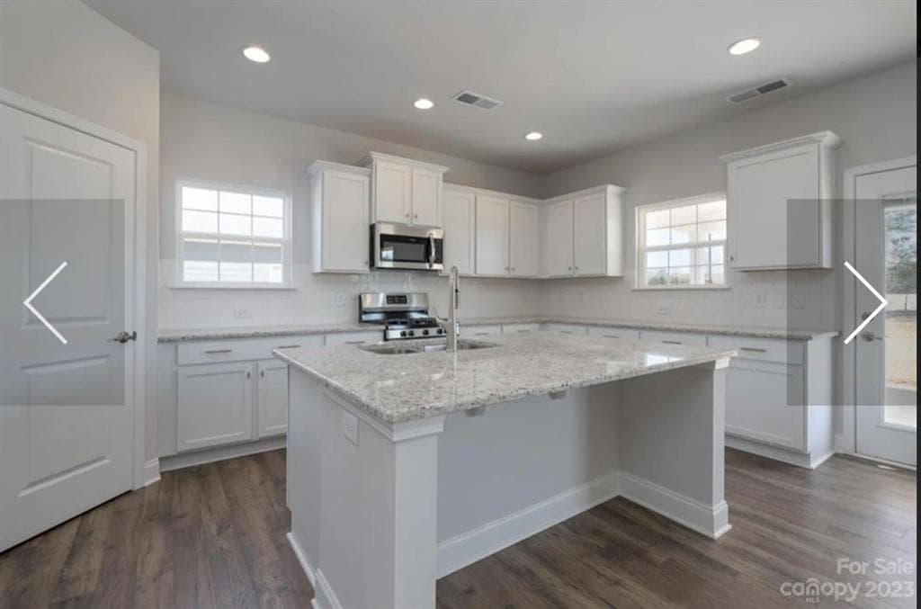 6 bedroom, 4 bathroom, 3,119 sq ft single family residence for sale at 203 Blackberry Court, Pendergrass, GA 30567 — photo 7