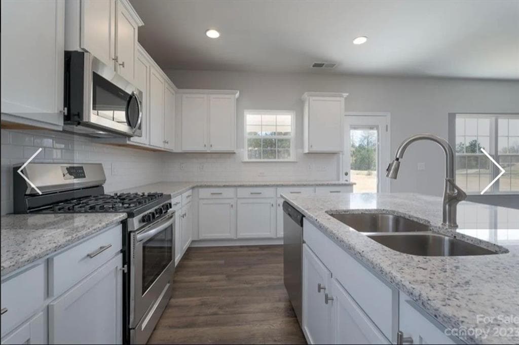 6 bedroom, 4 bathroom, 3,119 sq ft single family residence for sale at 203 Blackberry Court, Pendergrass, GA 30567 — photo 8