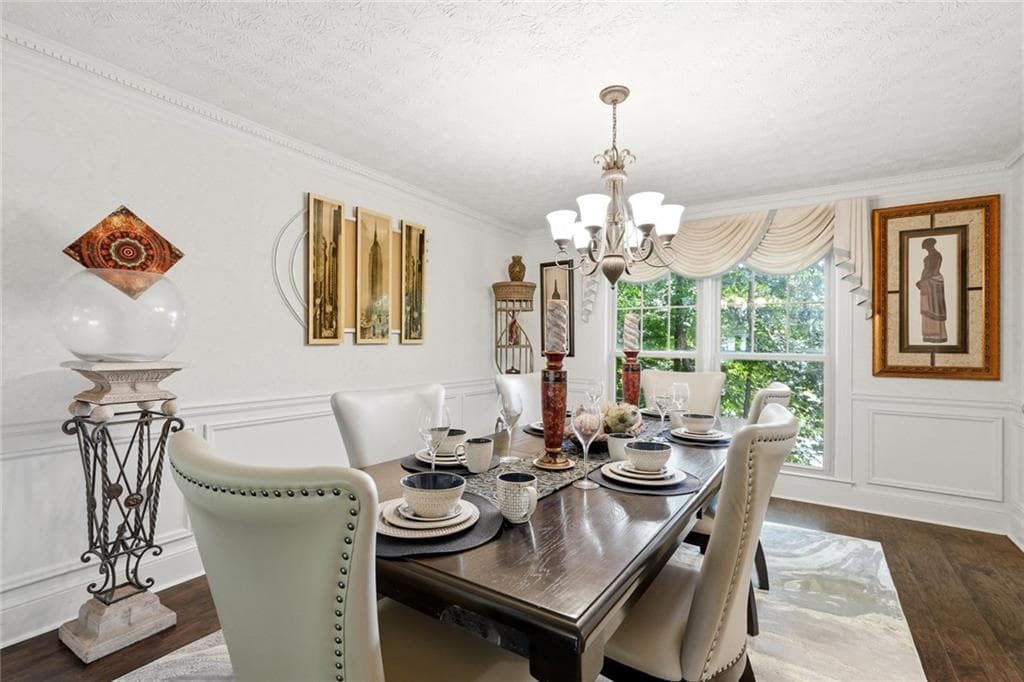 5 bedroom, 4 bathroom, 4,020 sq ft single family residence under contract at 5027 Castlewood Drive, Lilburn, GA 30047 — photo 4