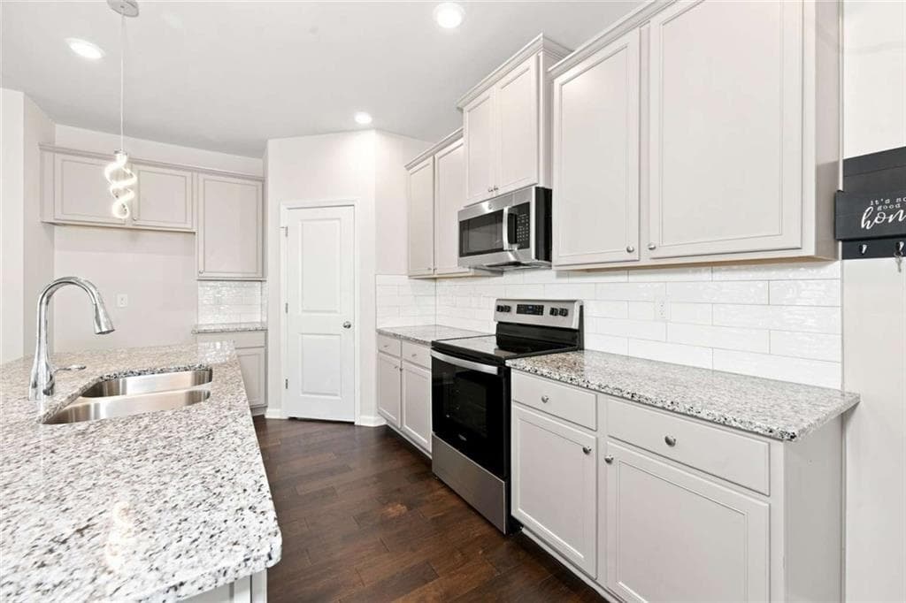 3 bedroom, 3 bathroom, 2,110 sq ft townhouse under contract at 2198 Justify Lane, Lithonia, GA 30058 — photo 5