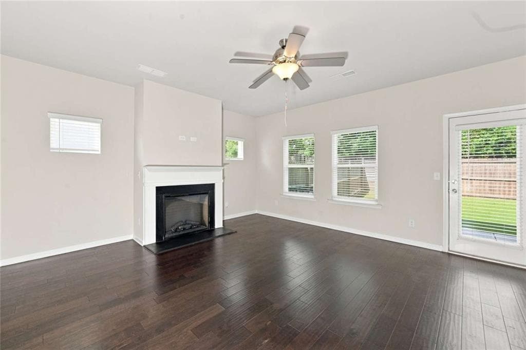 3 bedroom, 3 bathroom, 2,110 sq ft townhouse under contract at 2198 Justify Lane, Lithonia, GA 30058 — photo 7