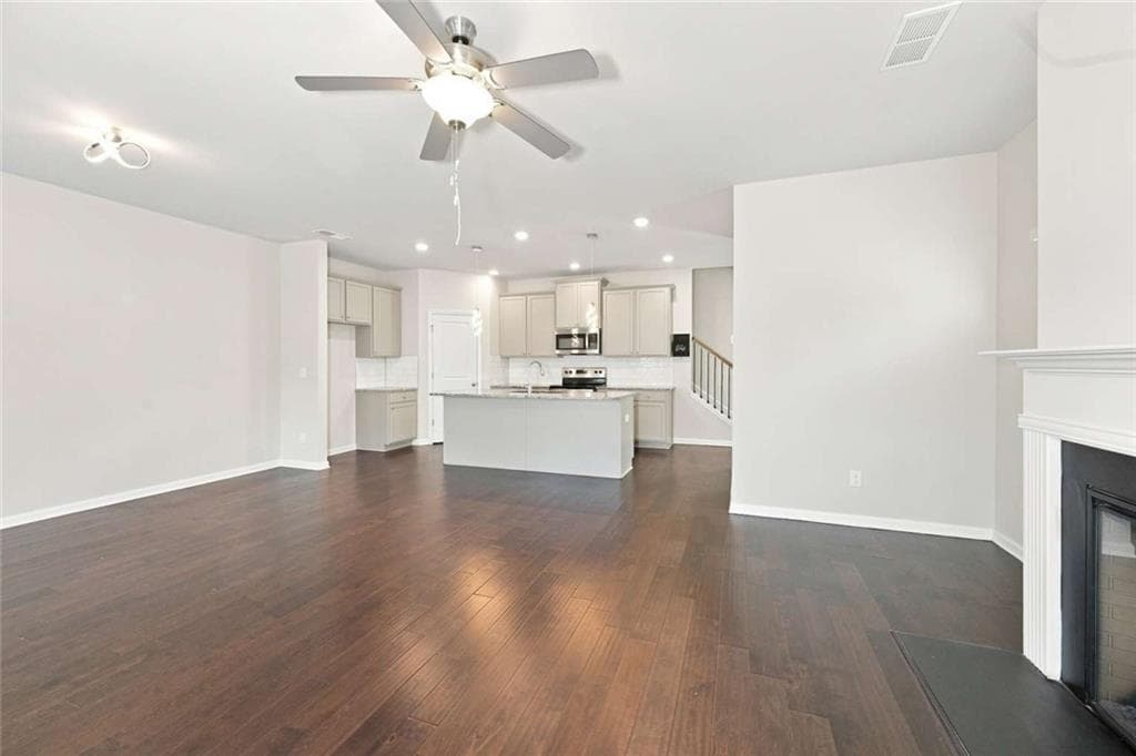 3 bedroom, 3 bathroom, 2,110 sq ft townhouse under contract at 2198 Justify Lane, Lithonia, GA 30058 — photo 8