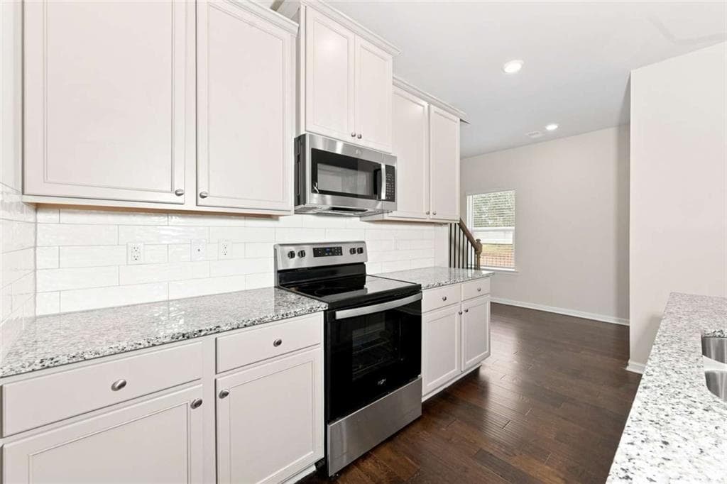 3 bedroom, 3 bathroom, 2,110 sq ft townhouse under contract at 2198 Justify Lane, Lithonia, GA 30058 — photo 10