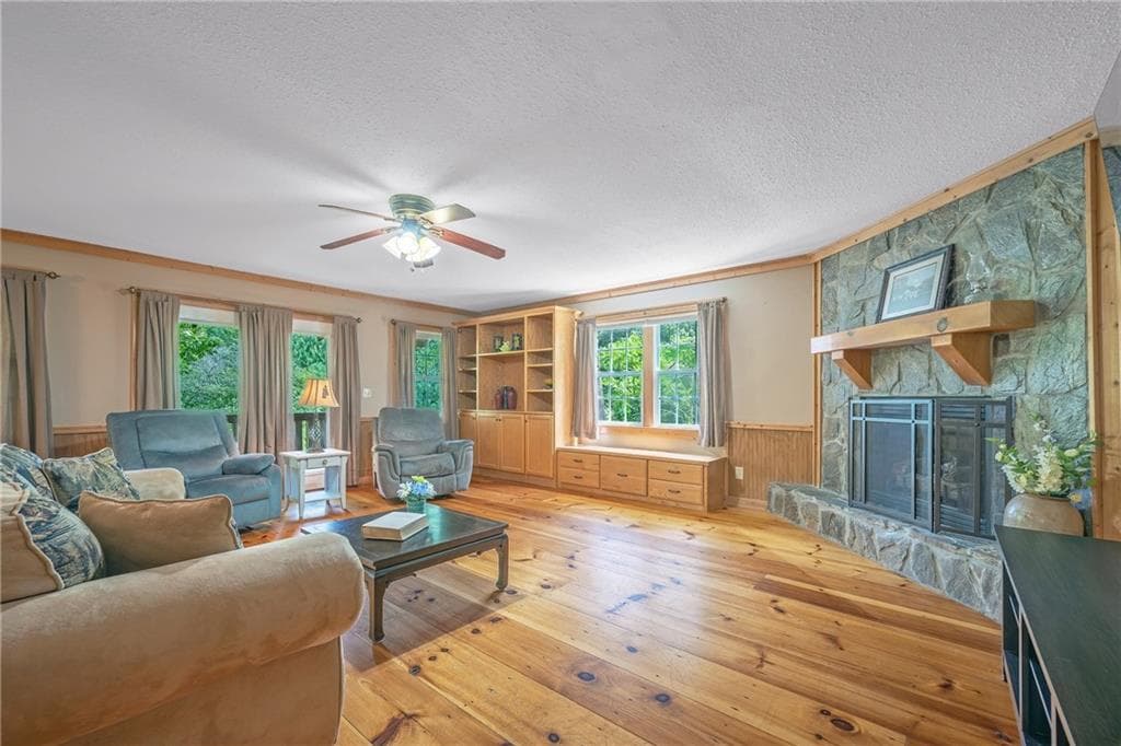 5 bedroom, 3 bathroom, 2,880 sq ft single family residence for sale at 495 Dockery Lane, Mineral Bluff, GA 30559 — photo 5
