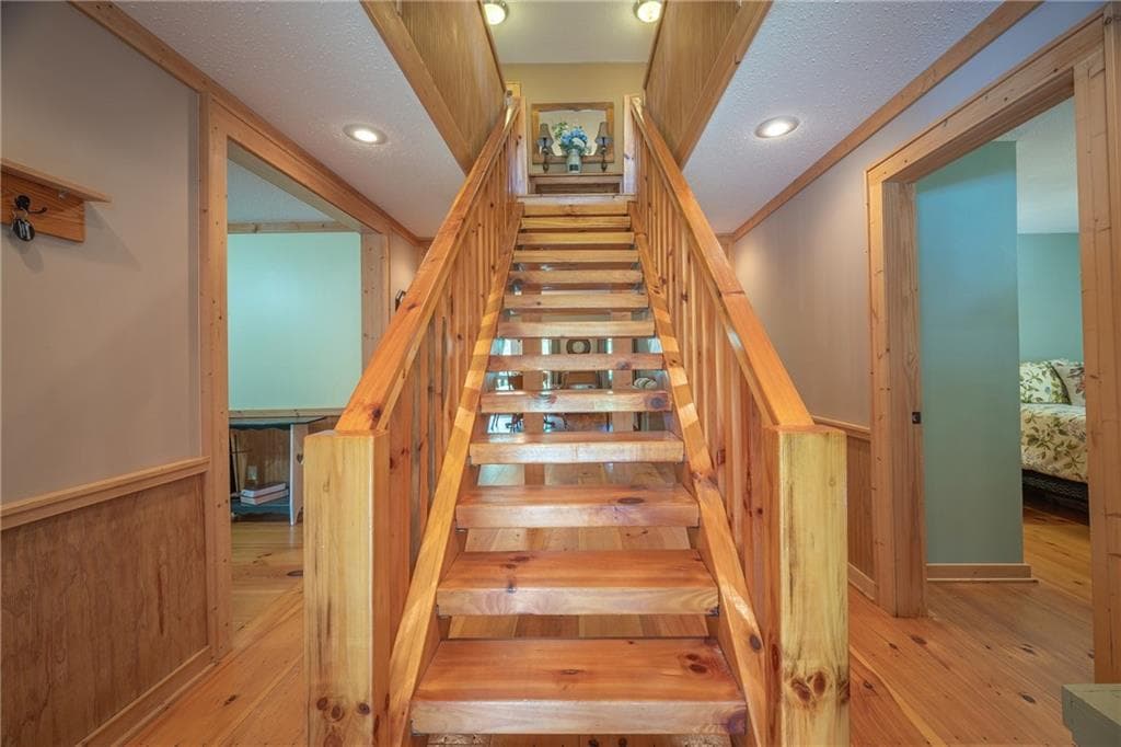 5 bedroom, 3 bathroom, 2,880 sq ft single family residence for sale at 495 Dockery Lane, Mineral Bluff, GA 30559 — photo 6
