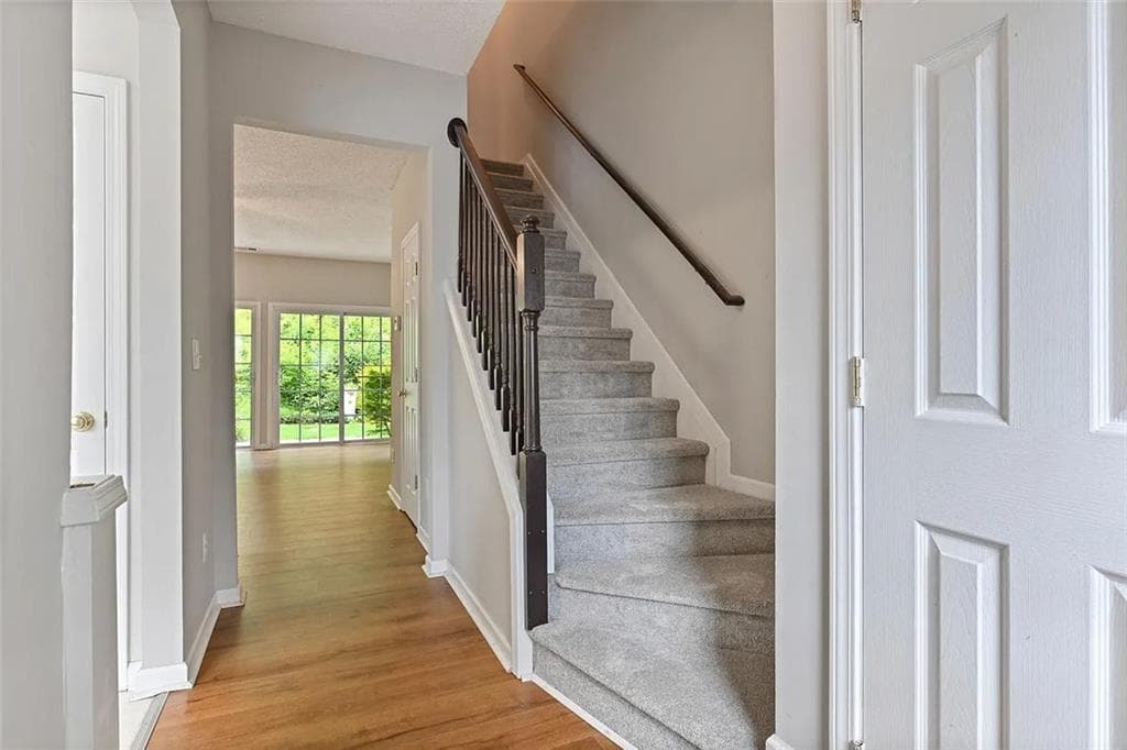 3 bedroom, 3 bathroom, 1,386 sq ft townhouse for rent at 9155 Nesbit Ferry Road 47, Alpharetta, GA 30022 for $2,000 a month — photo 3