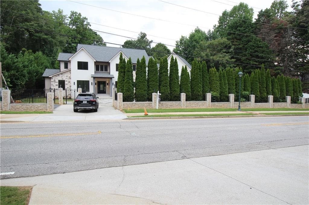 7 bedroom, 7 bathroom, 7,700 sq ft single family residence under contract at 39 Johnson Ferry Road, Sandy Springs, GA 30328 — photo 2