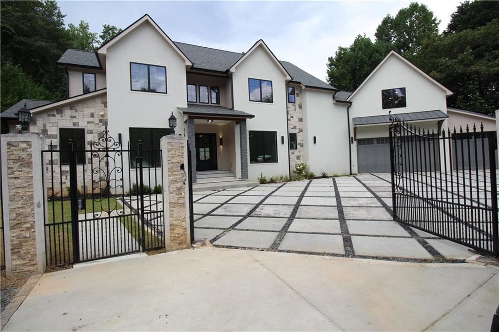 7 bedroom, 7 bathroom, 7,700 sq ft single family residence under contract at 39 Johnson Ferry Road, Sandy Springs, GA 30328 — photo 3
