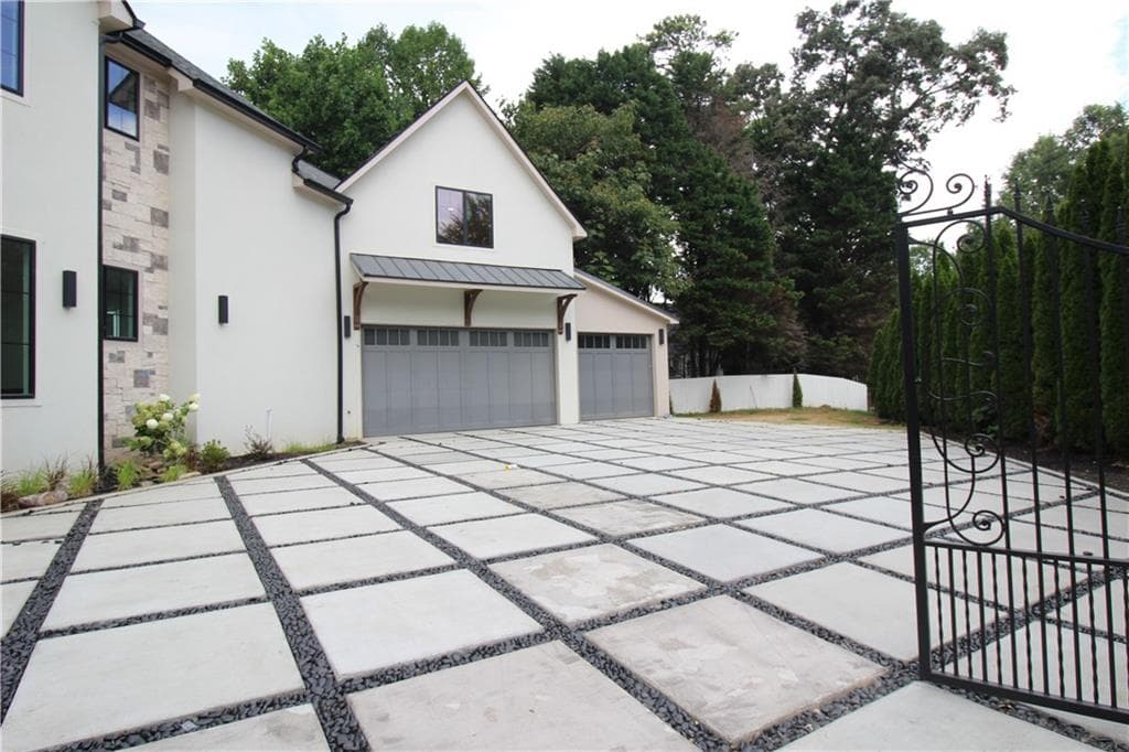 7 bedroom, 7 bathroom, 7,700 sq ft single family residence under contract at 39 Johnson Ferry Road, Sandy Springs, GA 30328 — photo 4