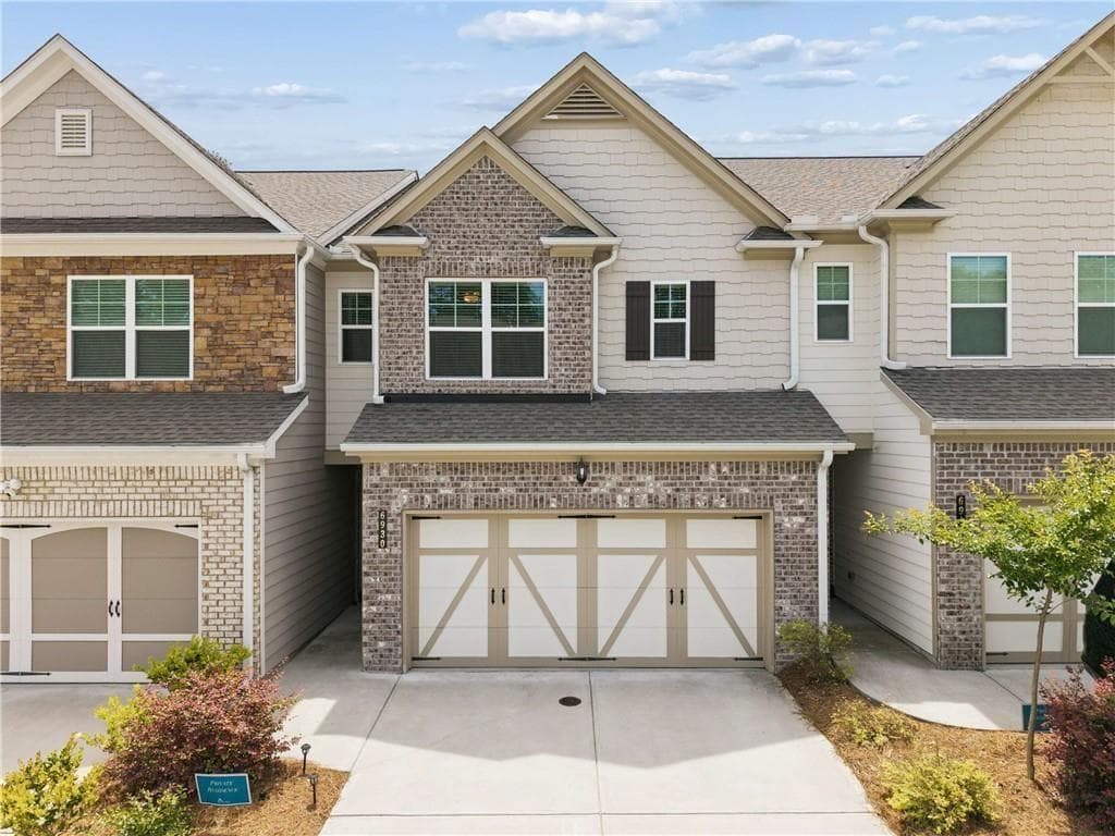 3 bedroom, 3 bathroom, 1,843 sq ft townhouse sold at 6930 Cedar Glen Road, Atlanta, GA 30360