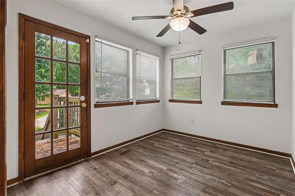3 bedroom, 2 bathroom, 1,636 sq ft single family residence for sale at 1144 Cedar Log Place, Austell, GA 30168 — photo 6