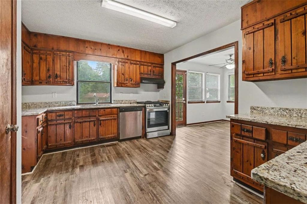 3 bedroom, 2 bathroom, 1,636 sq ft single family residence for sale at 1144 Cedar Log Place, Austell, GA 30168 — photo 8