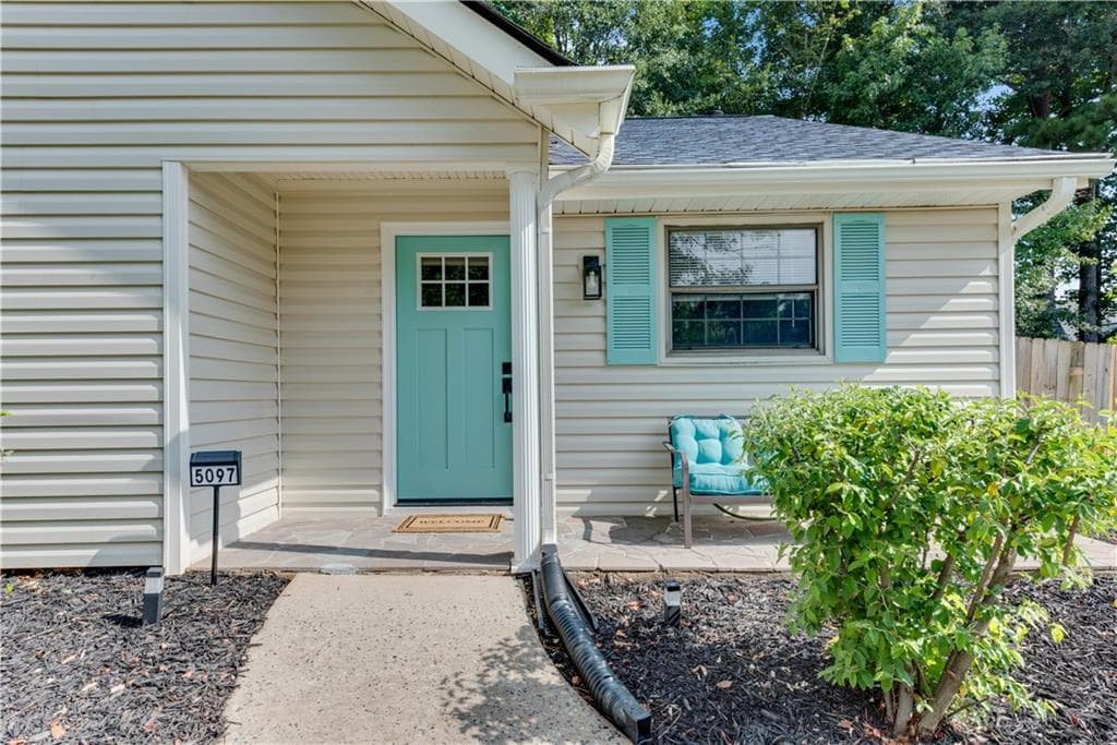 2 bedroom, 2 bathroom, 1,224 sq ft duplex for rent at 5097 Village Green Way, Alpharetta, GA 30009 for $2,350 a month — photo 5