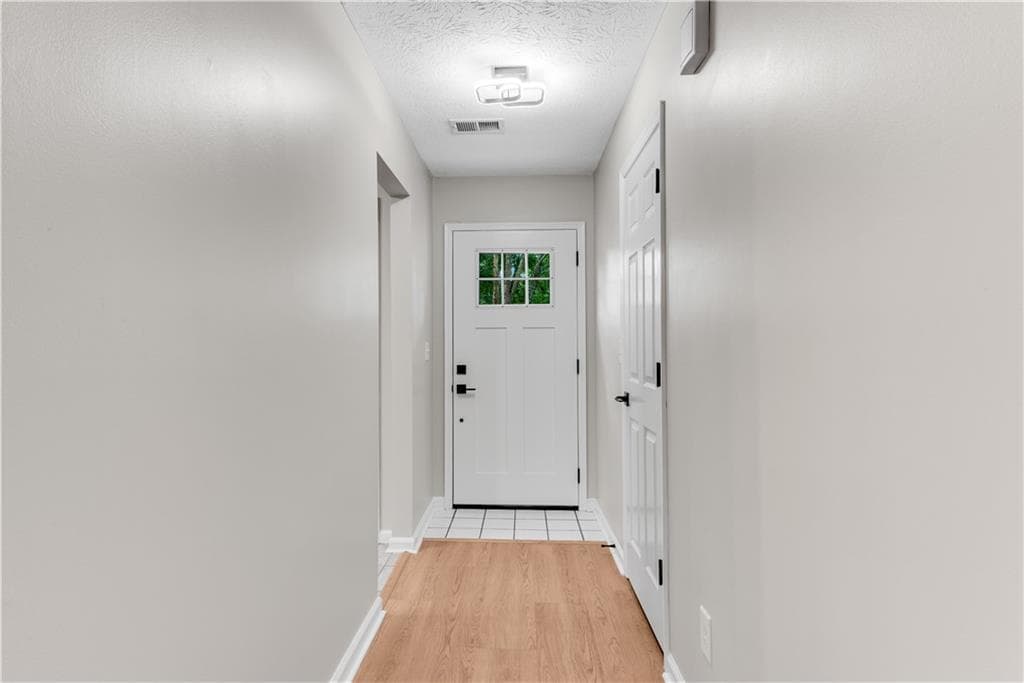 2 bedroom, 2 bathroom, 1,224 sq ft duplex for rent at 5097 Village Green Way, Alpharetta, GA 30009 for $2,350 a month — photo 7