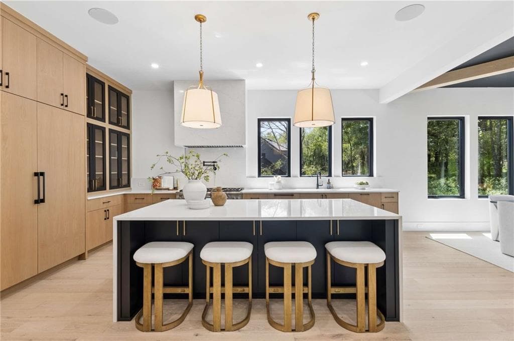 5 bedroom, 6 bathroom, 5,026 sq ft single family residence for sale at 235 Winterberry Way, Roswell, GA 30075 — photo 3