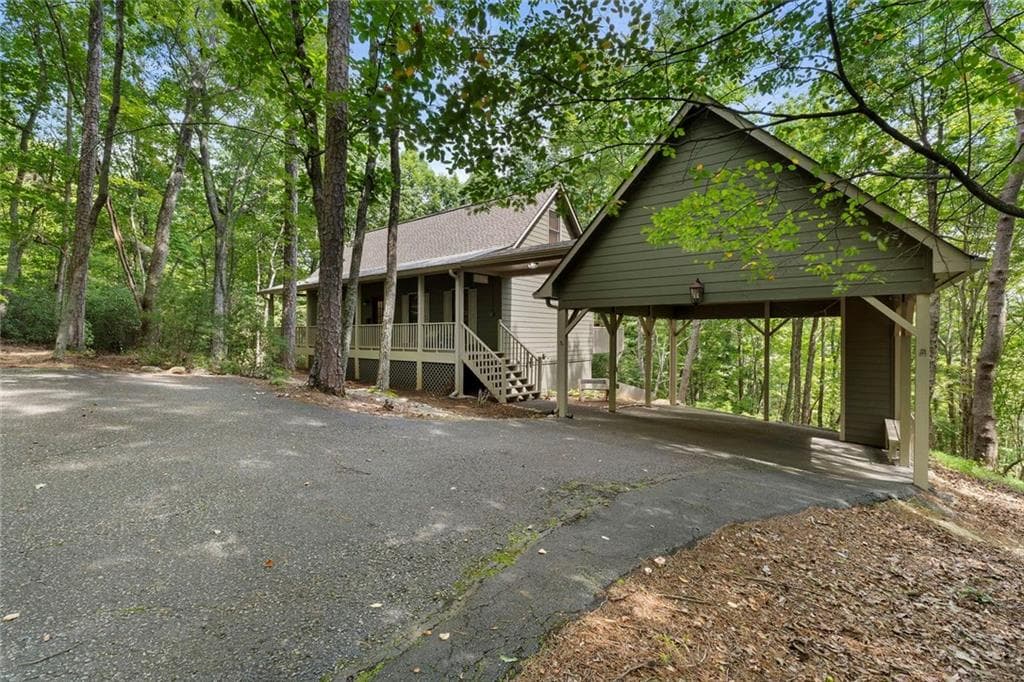 2 bedroom, 3 bathroom, 1,776 sq ft single family residence for sale at 81 Sweetgum Circle, Jasper, GA 30143 — photo 2