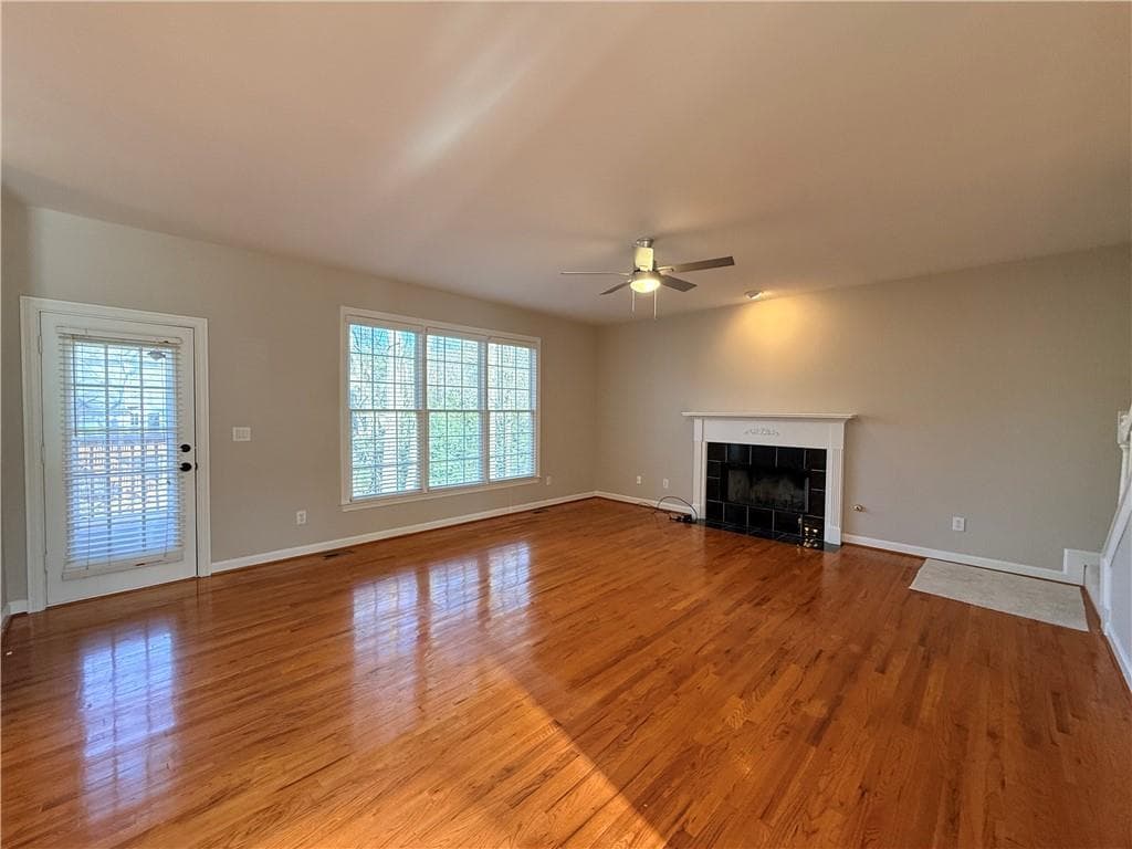5 bedroom, 3 bathroom, 2,823 sq ft single family residence for sale at 425 Arbor Creek Overlook, Roswell, GA 30076 — photo 8