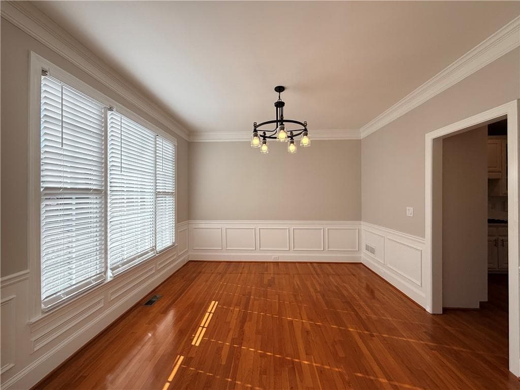 5 bedroom, 3 bathroom, 2,823 sq ft single family residence for sale at 425 Arbor Creek Overlook, Roswell, GA 30076 — photo 6