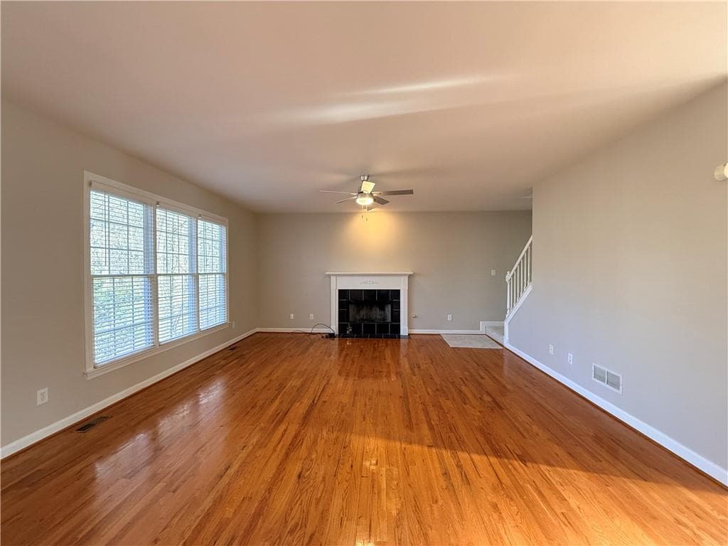 5 bedroom, 3 bathroom, 2,823 sq ft single family residence for sale at 425 Arbor Creek Overlook, Roswell, GA 30076 — photo 7