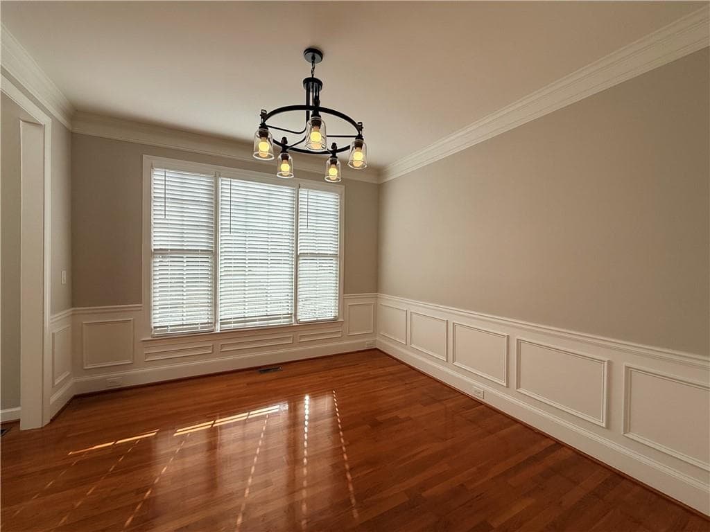 5 bedroom, 3 bathroom, 2,823 sq ft single family residence for sale at 425 Arbor Creek Overlook, Roswell, GA 30076 — photo 5