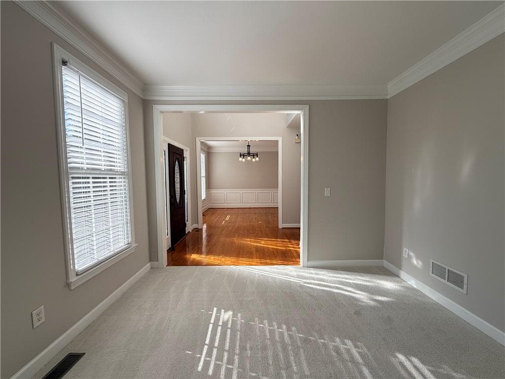 5 bedroom, 3 bathroom, 2,823 sq ft single family residence for sale at 425 Arbor Creek Overlook, Roswell, GA 30076 — photo 4
