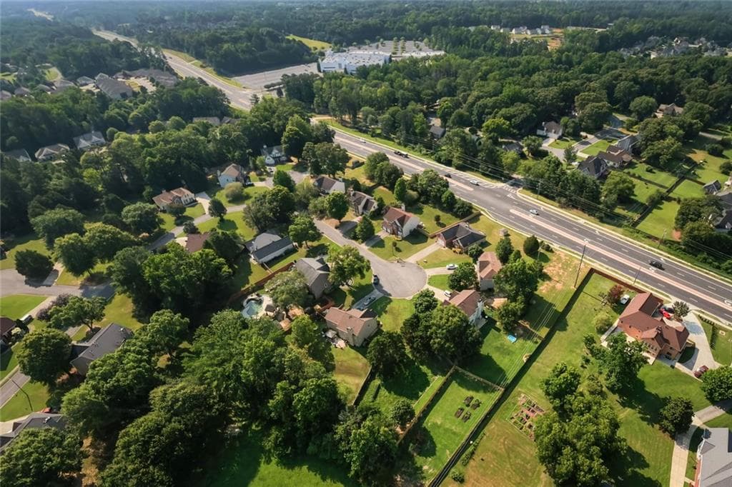 5 bedroom, 3 bathroom, 2,938 sq ft single family residence for sale at 2057 Devonhurst Drive, Powder Springs, GA 30127 — photo 4