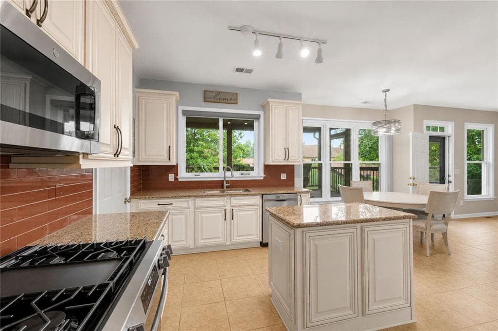 5 bedroom, 3 bathroom, 2,938 sq ft single family residence for sale at 2057 Devonhurst Drive, Powder Springs, GA 30127 — photo 9