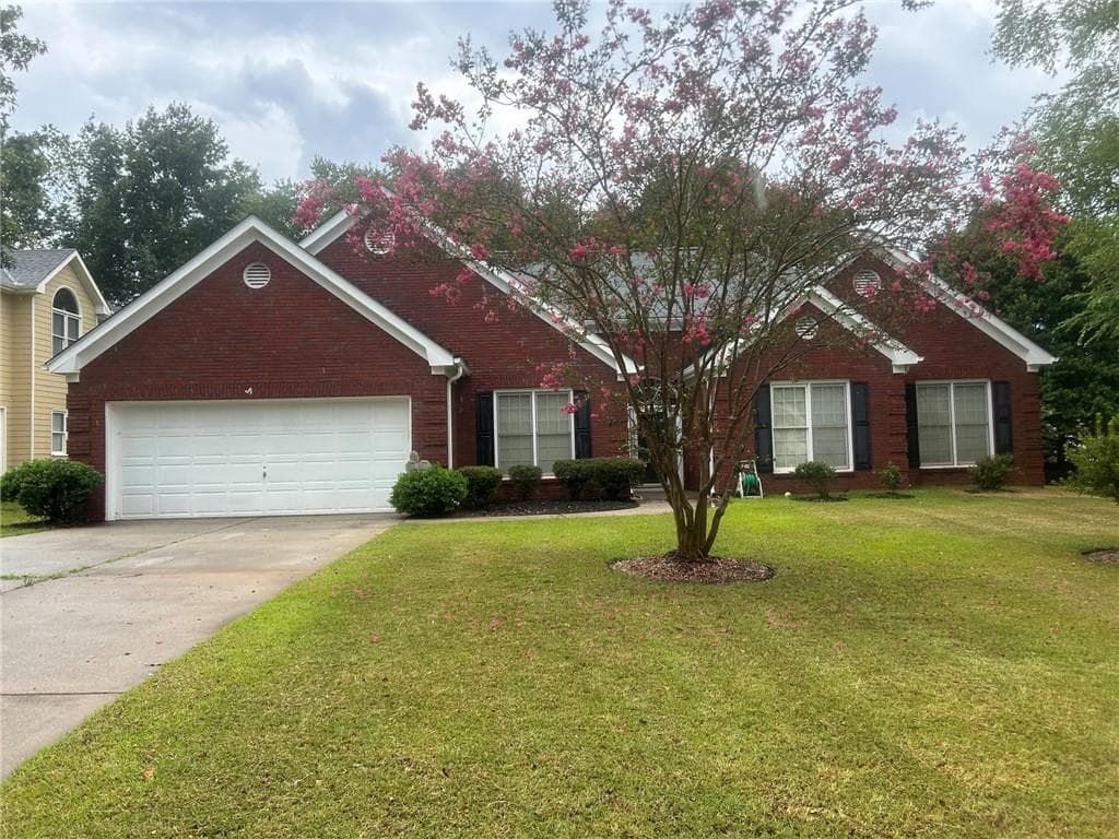 4 bedroom, 3 bathroom, 2,387 sq ft single family residence under contract at 4271 Ivy Run, Ellenwood, GA 30294